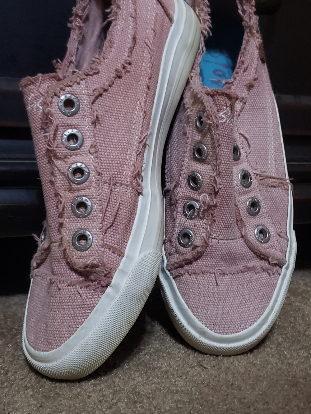 Blowfish - Frayed Slip-On Canvas Sneakers Dusty Rose